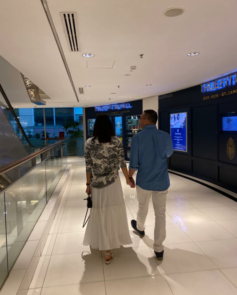 Ada 4 Anak & 3 Cucu, Cantiknya Isteri Datuk Seri Hishammuddin! - Nona