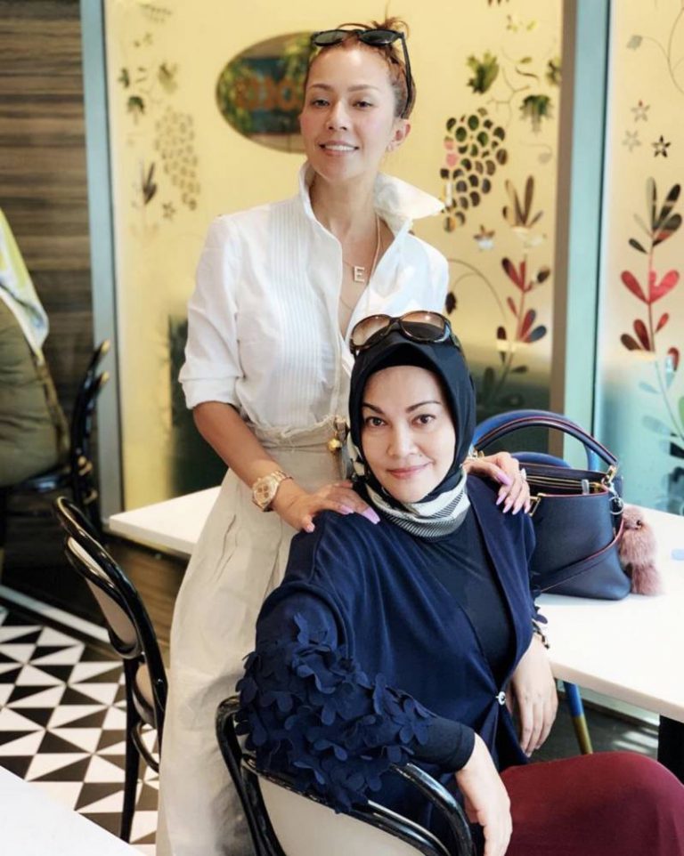 Anggun & Cergas Di Usia 48 Tahun, LYNN ALKHAIRED Kini Lincah Di Dapur