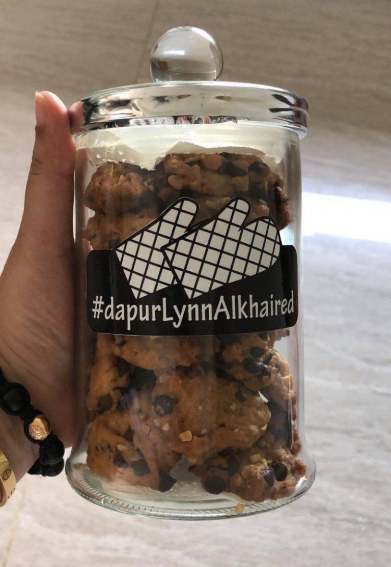 Anggun & Cergas Di Usia 48 Tahun, LYNN ALKHAIRED Kini Lincah Di Dapur