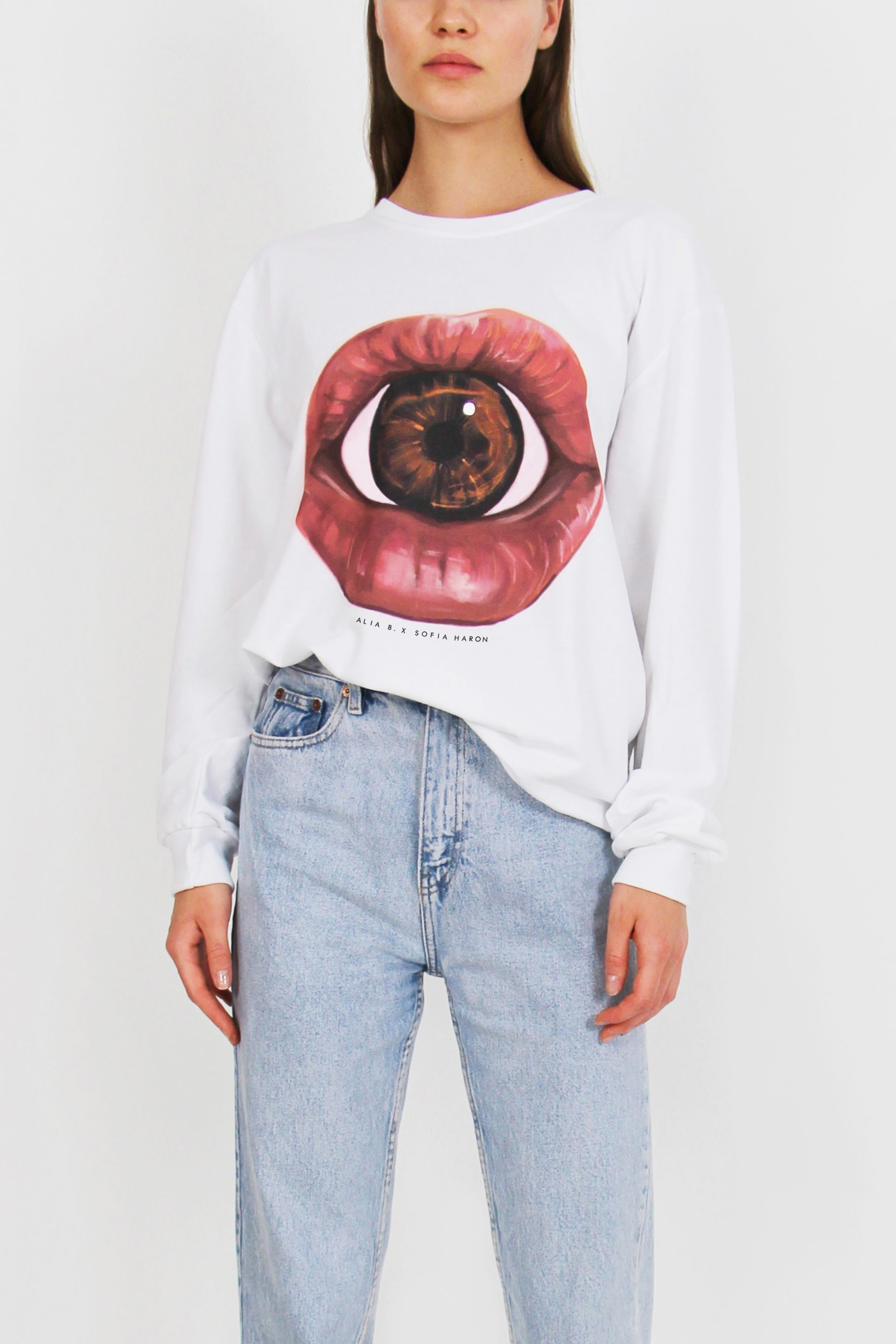 "Belajar Melihat Dengan Mendalam Dan Lebih Jauh Dari Sekadar Permukaan..." Alia Bastamam 15 "Belajar Melihat Dengan Mendalam Dan Lebih Jauh Dari Sekadar Permukaan..." Alia Bastamam