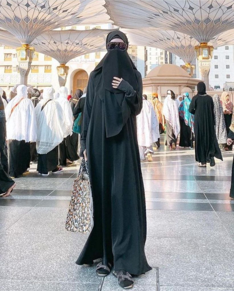 Umrah Kali Kedua Bersama Suami, DATIN PADUKA EINA AZMAN Sempurnakan Nazar