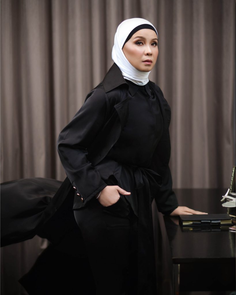 ‘Bonding Time’ Nenek & Cucu, Gelagat SHEILA RUSLY Bersenam Sambil Bawa ...