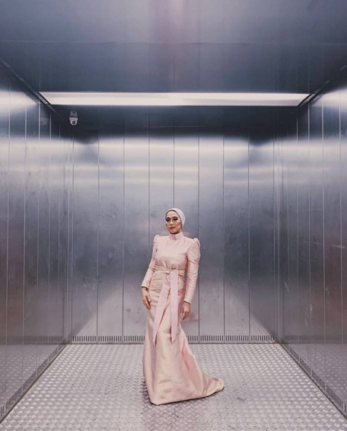 Wan Rashidah Cantik Macam Dulu WAN RASHIDAH Tak Dimamah Usia, Kini Cecah 52 Tahun