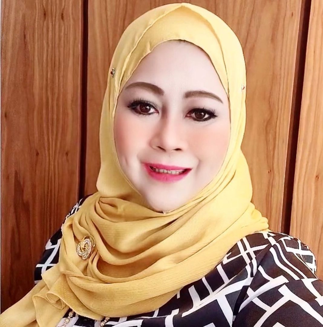Rajin Bawa Bercuti & Hargai Ratu Hati, Ibu Datin Eina Azman Pernah Jadi ...