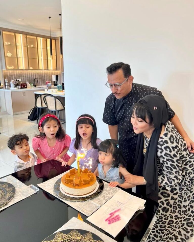 “Kami Tinggalkan 'Title' Artis & VIP Luar Pagar,” 7 Tahun Kahwin ...