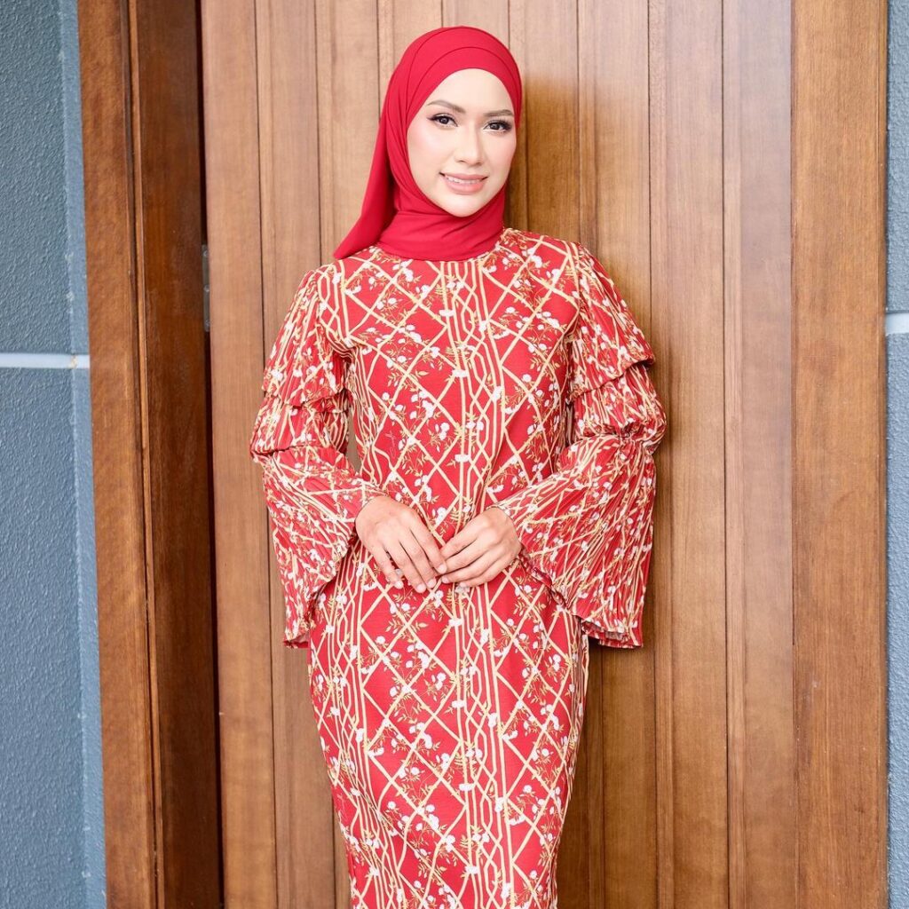 Berlakon Teater & Atlet Martial Arts, Anak Tiara Jacquelina Cantik