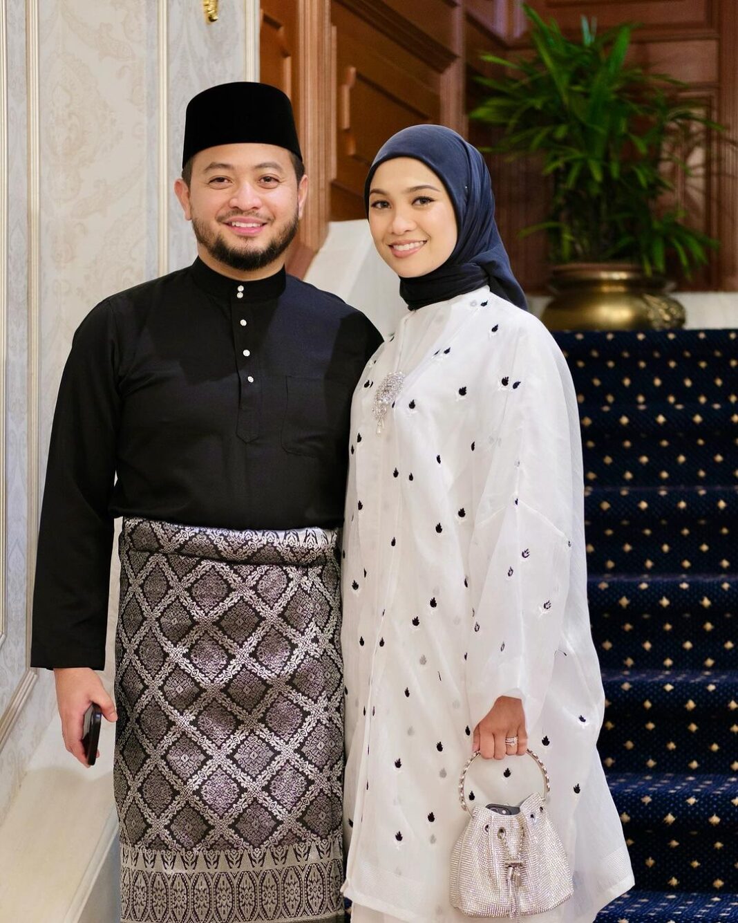 Ikut Suami Beraya Di Kelantan, Nabila Razali Diundang Masuk Istana ...