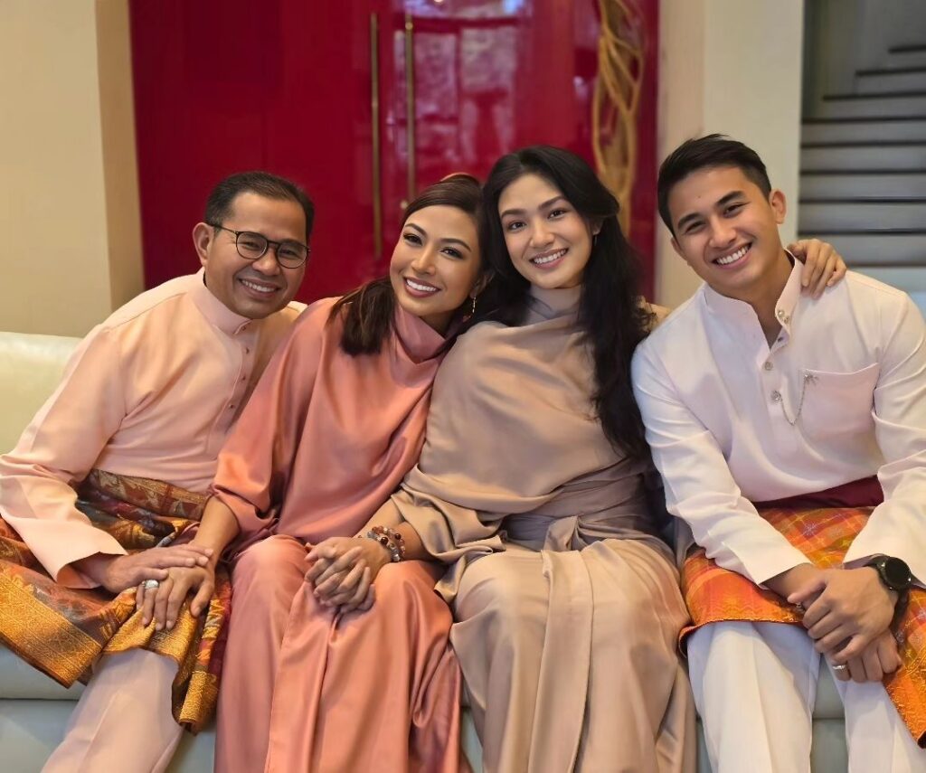 Potret Bahagia Puan Sri Tiara Rai Syawal, Wajah Cantik Hani Karmila Iras Hani Mohsin Raih Pujian