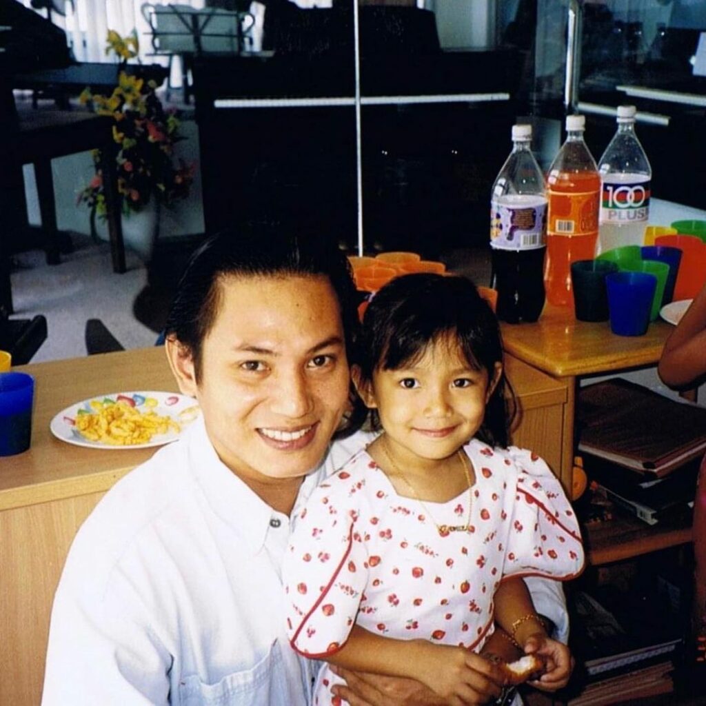 Potret Bahagia Puan Sri Tiara Rai Syawal, Wajah Cantik Hani Karmila Iras Hani Mohsin Raih Pujian