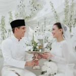 With one lafaz, Alhamdulillah. we’re officially husband and wife #EykaAkhyarnya Wedding Planner, Decorator & Coordinator – @weddingsbyemma Emcee – @emceesyukri & – @jimmychooBouquet – @bebunga_bloomHantara (1)
