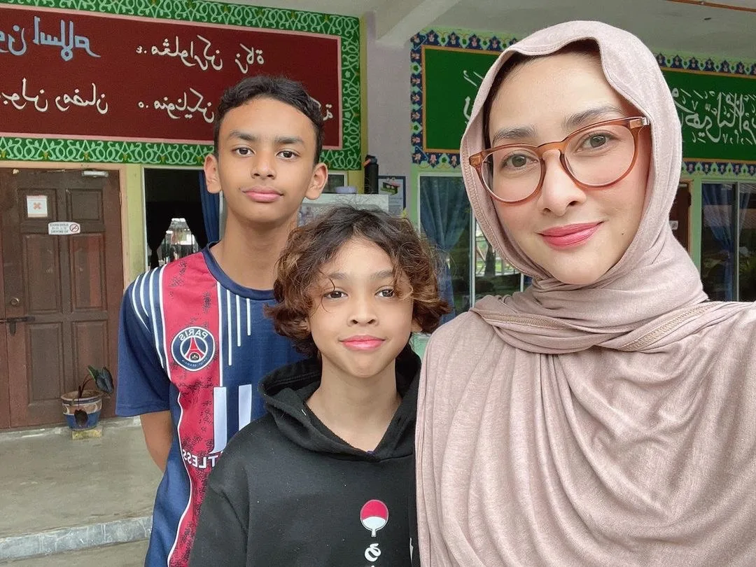 RITA RUDAINI Terima Anugerah Pingat Jasa Baik Sempena Ulang Tahun Keputeraan Raja Perlis Ke-82