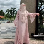 Lama tak berootd. Oklah sebab harini ada release baju baru so pakai lah harini untuk pergi kelas tauhid. Cuma belle tak pakai dengan matching shawl tu sebab takda purdah yg match color 🫣