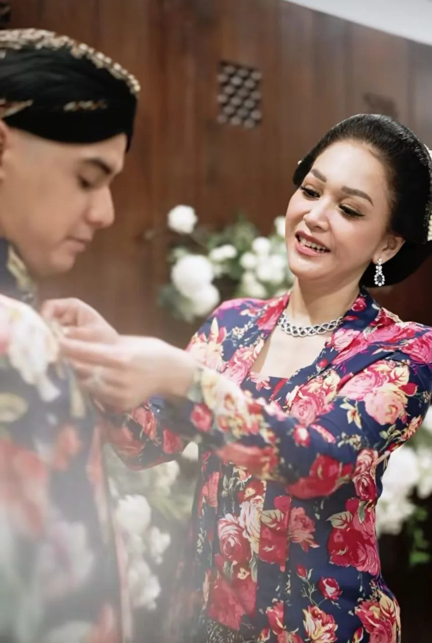 ‘Diratukan’ Suami, Perhiasan Mewah Blue Sapphire Digayakan Maia Estianty Di Majlis Kahwin Anak Cecah USD 578 Ribu!