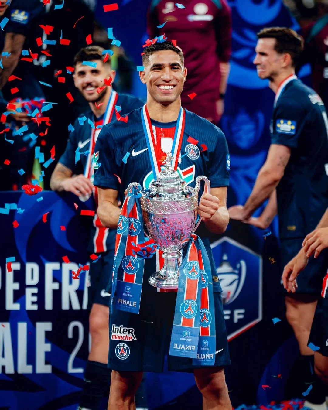 Raih Gaji RM1.4 Juta Seminggu, Achraf Hakimi Beri Kepercayaan Ibu Urus Hartanya! “Ibu Sayang Kita Sama Ada Berharta Atau Tidak.”
