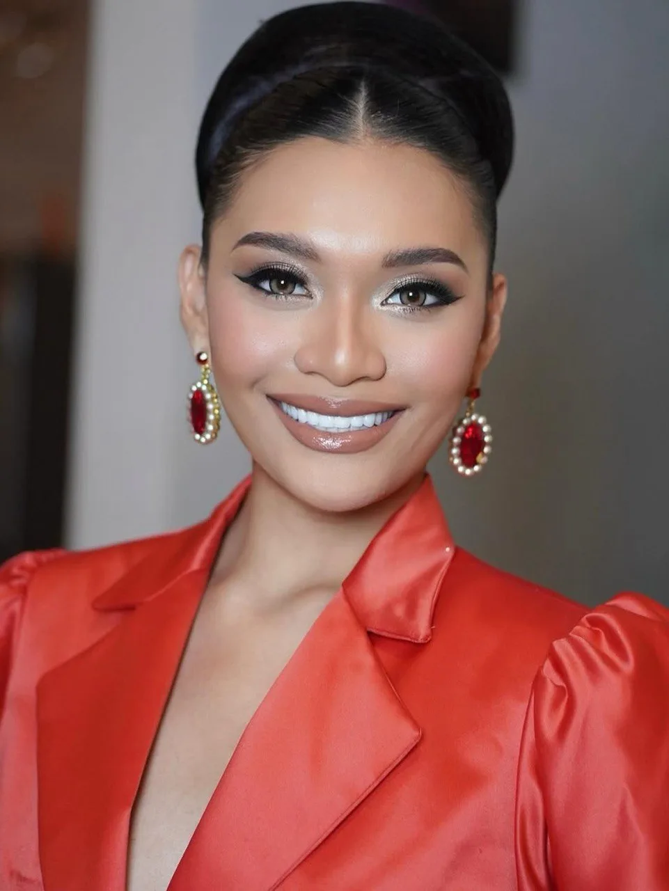 Wanita Iban Pertama Raih Gelaran ‘Miss Grand Malaysia 2025’ Viviana Lin Winston Cipta Sejarah