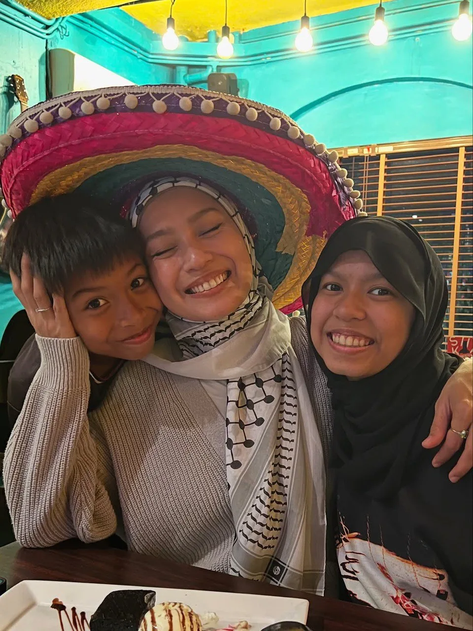 NANA MAHAZAN Genap 42 Tahun “Dikelilingi Mereka Yang Baik-Baik Adalah Nikmat Yang Tak Terhingga”