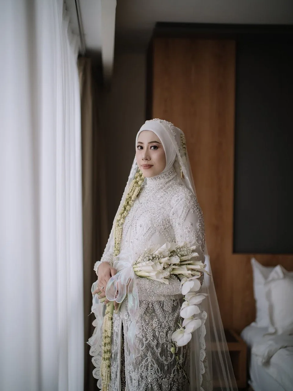Atlet Bola Tampar MEGAWATI HANGESTRI Kini Berstatus Isteri, Anggun Dengan Kebaya Penuh Labuci