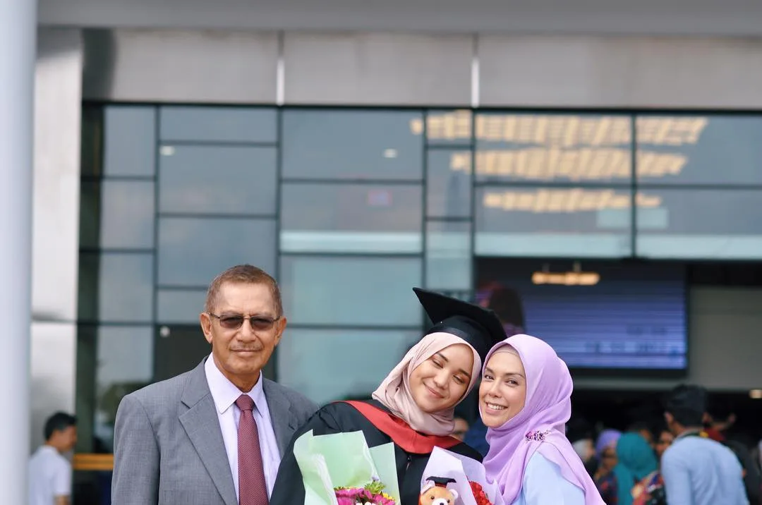 Bergelar Doktor Gigi & Miliki Wajah Ayu, Dr Ruhila Roslan Warisi Gen Cantik Puan Sri Normala Samsudin!