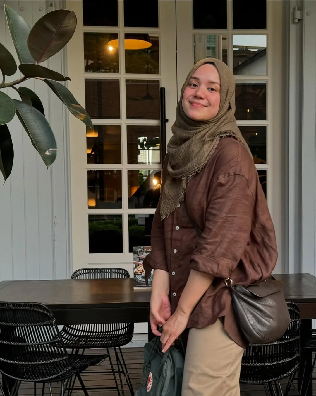 Bergelar Doktor Gigi & Miliki Wajah Ayu, Dr Ruhila Roslan Warisi Gen Cantik Puan Sri Normala Samsudin!