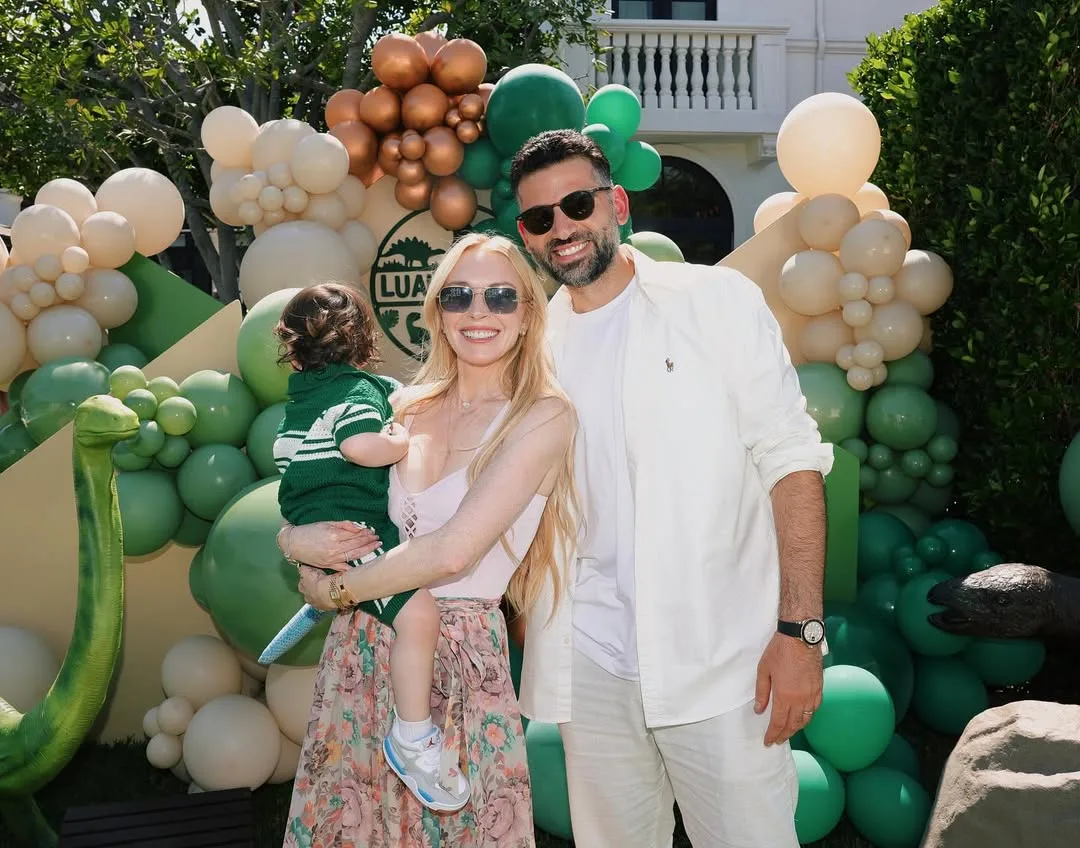 Lindsay Lohan Makin Jelita Selepas Jadi Ibu & Isteri, Bukti Wanita Di Tangan Lelaki Yang Tepat 15 Lindsay Lohan Makin Jelita Selepas Jadi Ibu & Isteri, Bukti Wanita Di Tangan Lelaki Yang Tepat