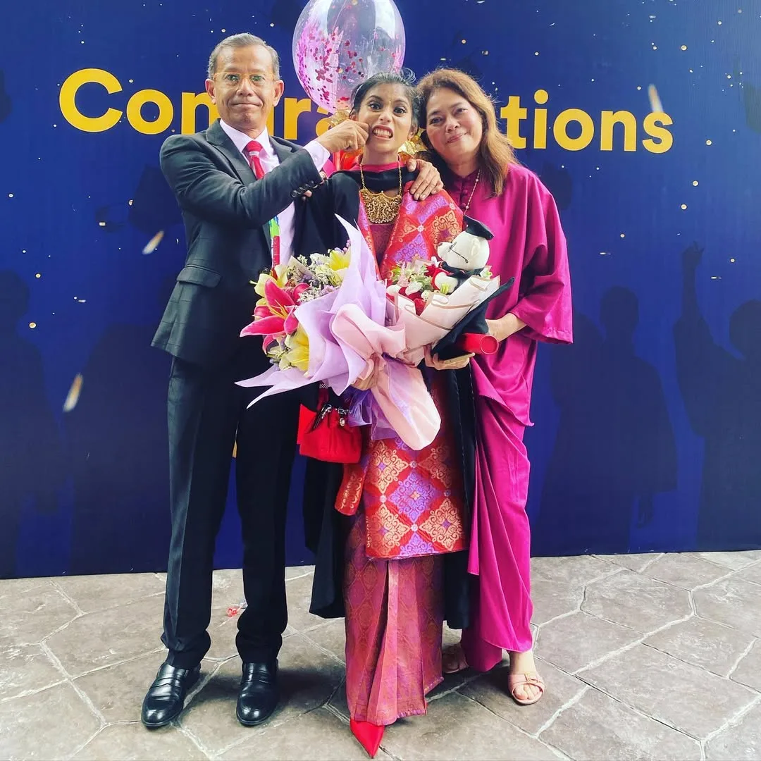 Berusia 26 Tahun, Anak Azhar Sulaiman Kasih Leia Ixora Ada Ijazah Seni & Ada Bakat Menulis!