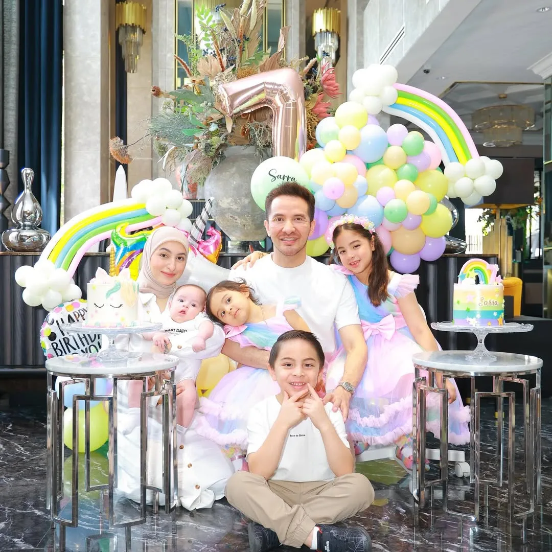 Berwajah Ayu, Humble & Jelita, Datin Balqish Suri Hati Dato’ Azril Bangga Kejayaan Suami & Bahagia Jadi Ibu 4 Anak!