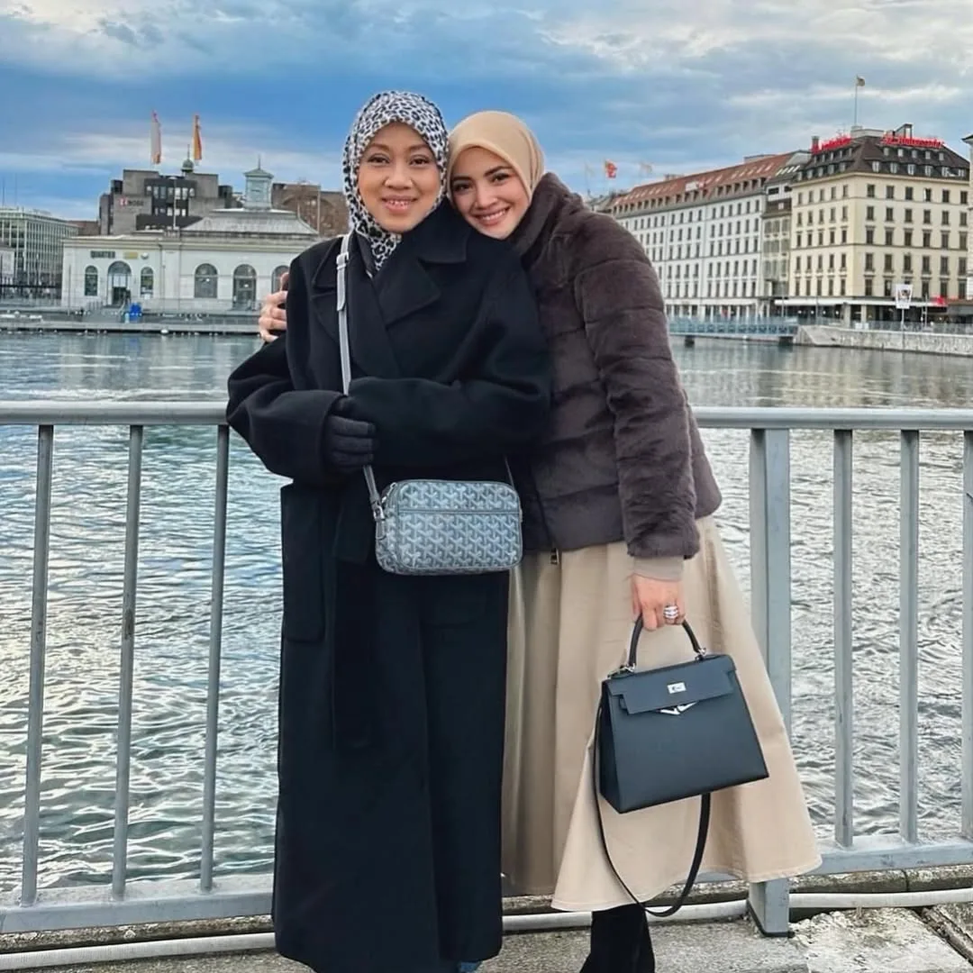 “Di Balik Senyumannya, Ada Doa Yang Tak Pernah Putus” Ucapan Fazura Sempena Birthday Mama Ke-65 Undang Sebak!