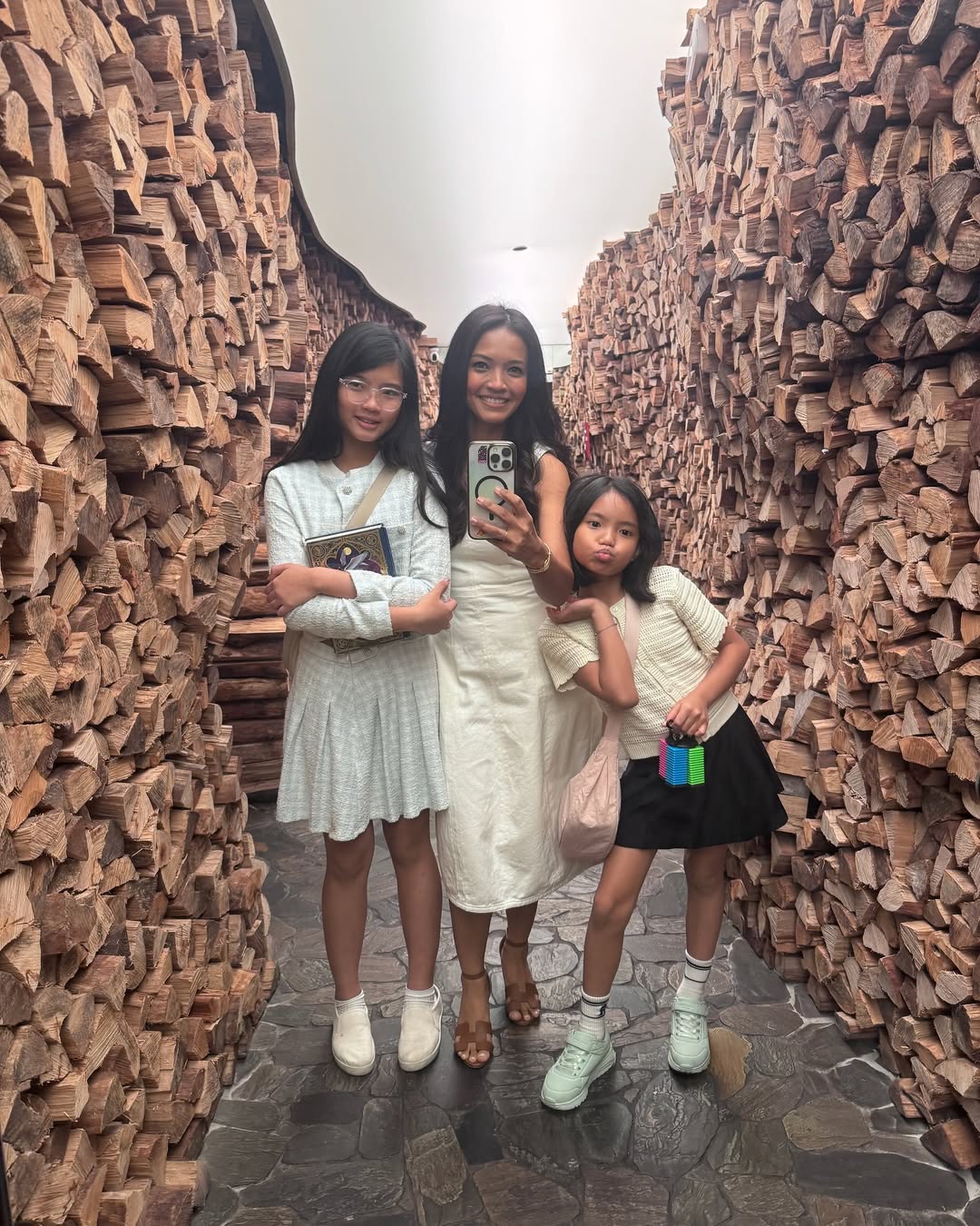 Usia Perkahwinan Cecah 14 Tahun & Ibu 2 Anak, Rindu Kepetahan Cheryl Samad Jadi Pengacara!