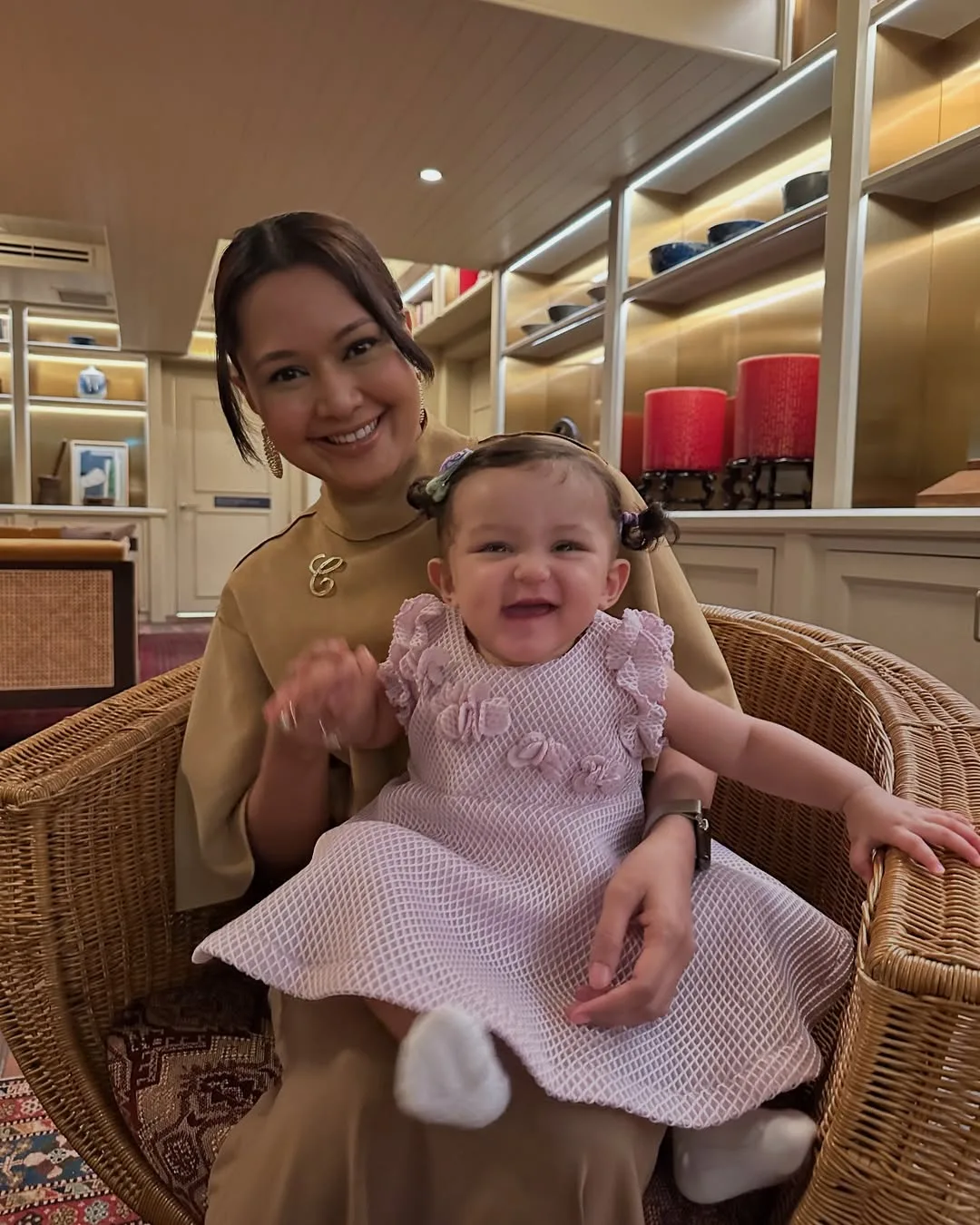 Tak Lagi Aktif Berlakon, Ainul Aishah Seronok Jadi Ibu & Anak Sulung Injak Usia Setahun!