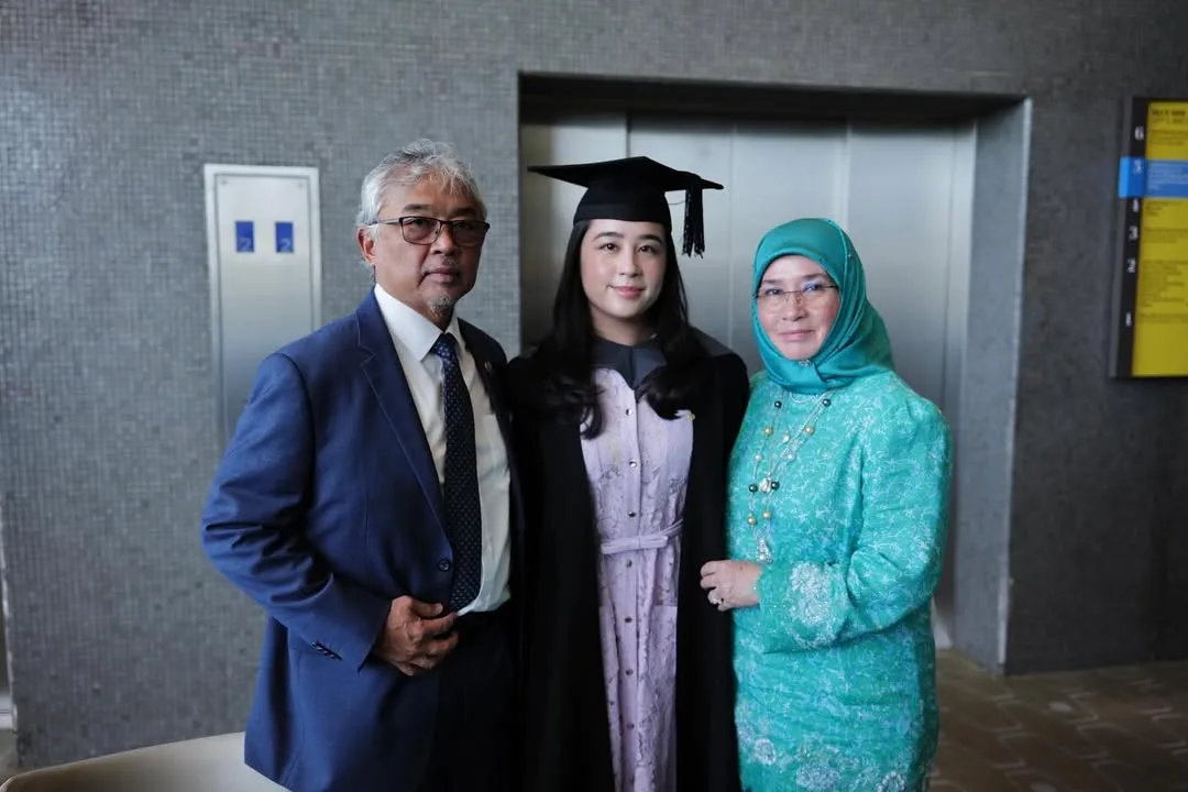 Beauty With Brains! Berusia 23 Tahun, Tengku Puteri Jihan Raih Ijazah Kelas Pertama Bidang Tekstil