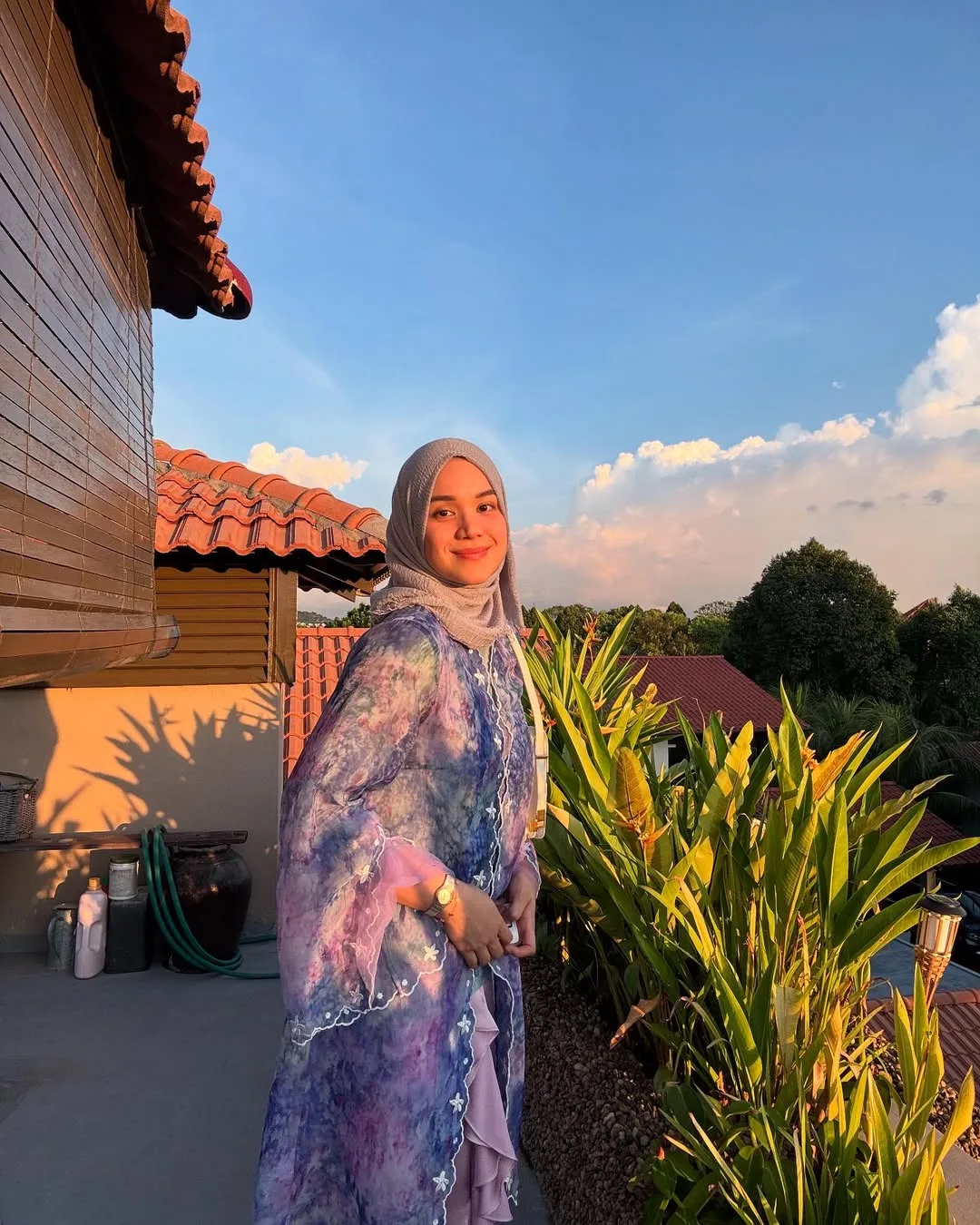Bergelar Doktor Gigi & Miliki Wajah Ayu, Dr Ruhila Roslan Warisi Gen Cantik Puan Sri Normala Samsudin!