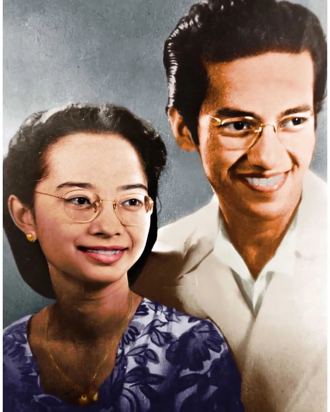 Sisi Romantik Tun Mahathir, Mukhriz Dedah Bapa Lafaz Cinta Buat Tun Hasmah Ketika Main Scrabble!