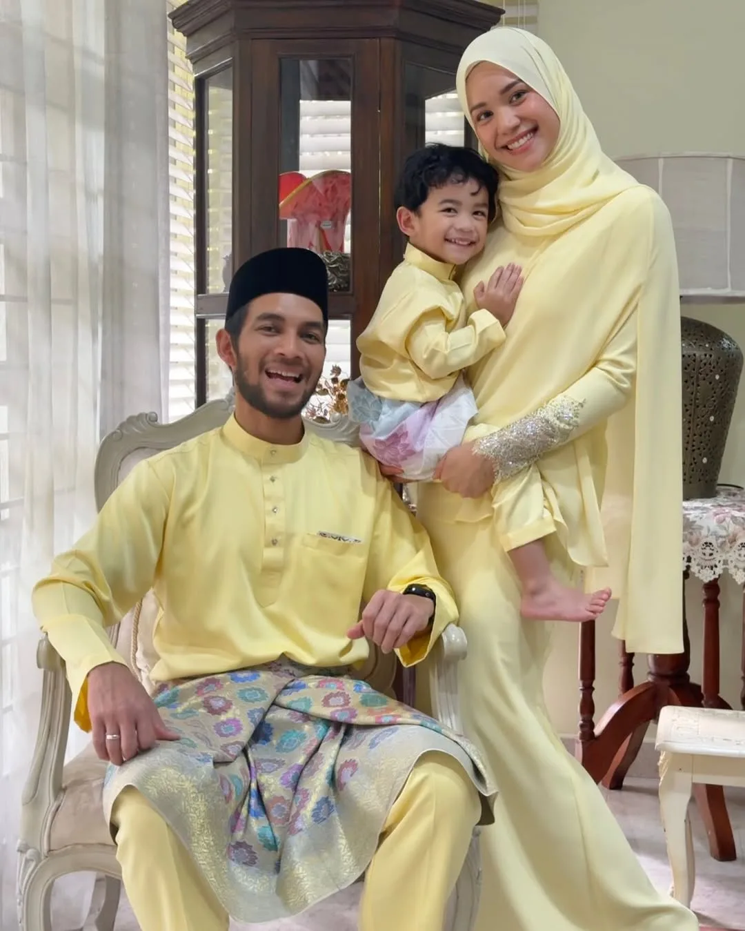 Bergelar Doktor Gigi & Miliki Wajah Ayu, Dr Ruhila Roslan Warisi Gen Cantik Puan Sri Normala Samsudin!