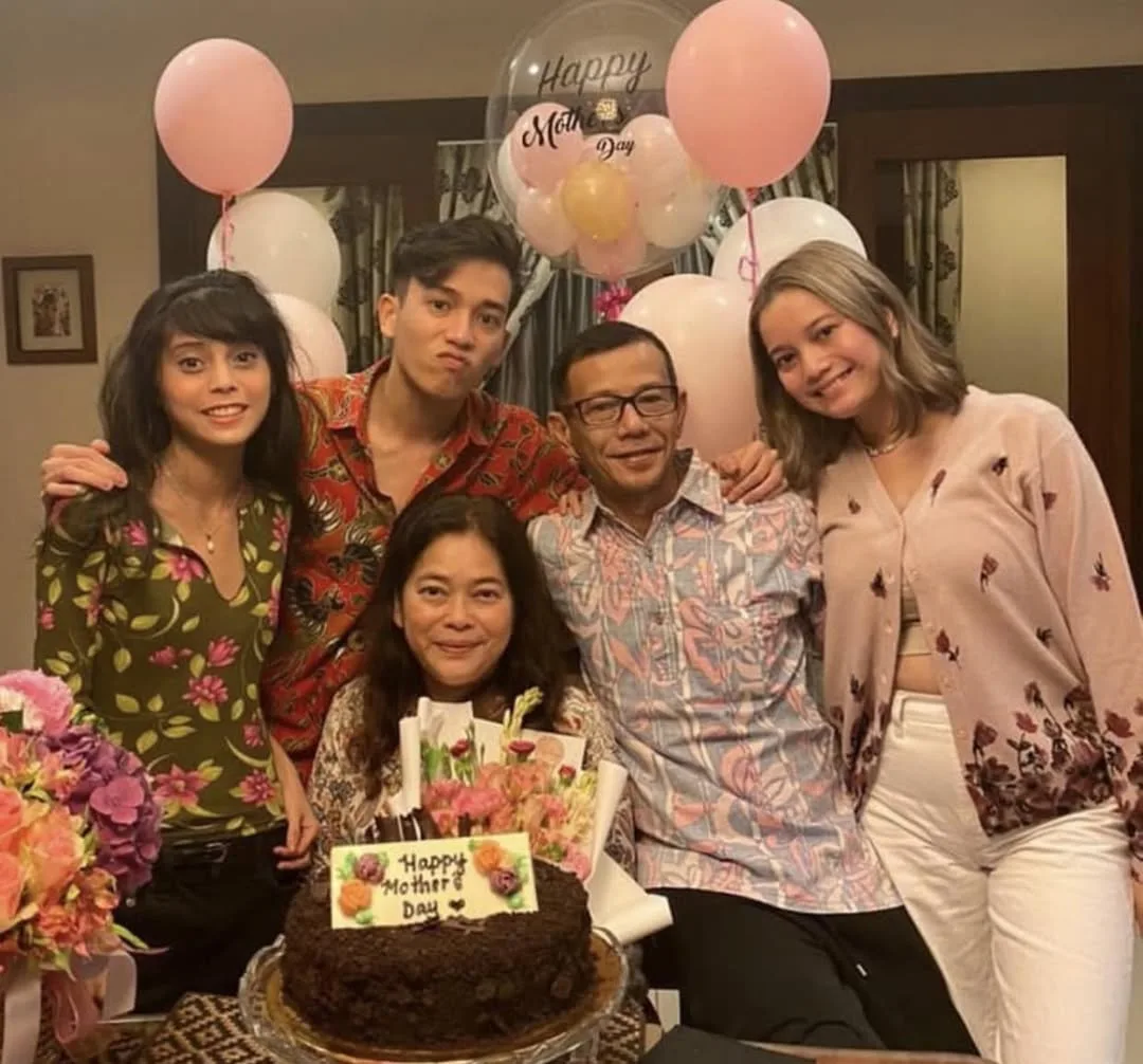 Berusia 26 Tahun, Anak Azhar Sulaiman Kasih Leia Ixora Ada Ijazah Seni & Ada Bakat Menulis!