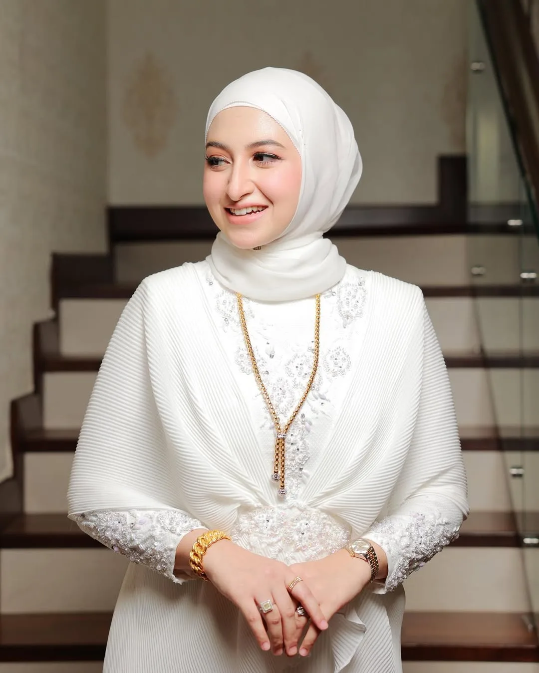 Berwajah Ayu, Humble & Jelita, Datin Balqish Suri Hati Dato’ Azril Bangga Kejayaan Suami & Bahagia Jadi Ibu 4 Anak!