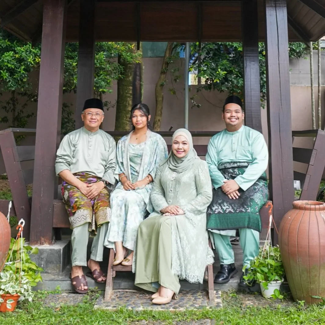 Tangisan Gembira Seorang Ibu, Datin Seri Norazlina Sebak Saksi Majlis Graduasi Anak Di London!