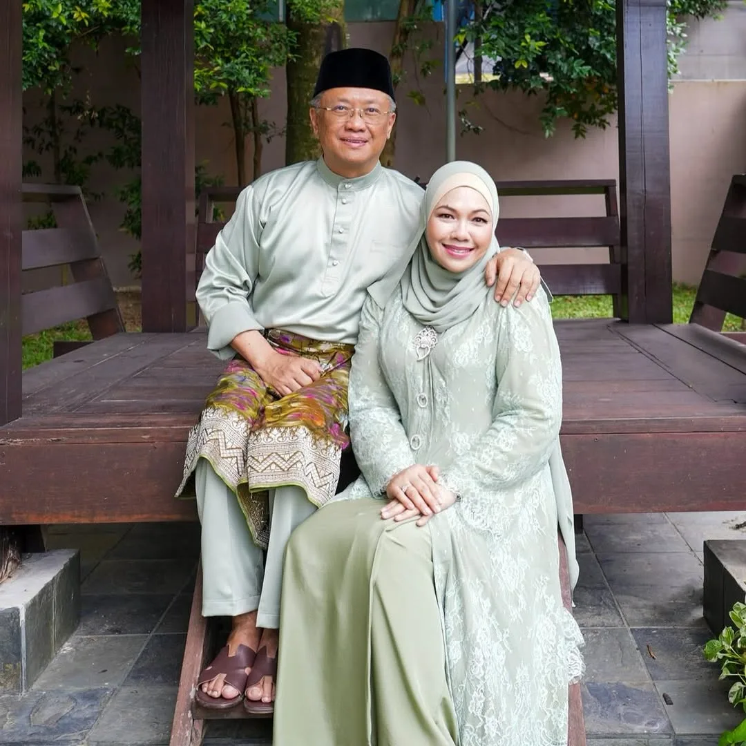 Tangisan Gembira Seorang Ibu, Datin Seri Norazlina Sebak Saksi Majlis Graduasi Anak Di London!