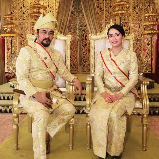 Anak Bongsu Genap Setahun, Kejelitaan Datin Sharifah Ladyana & Keluarga Bahagia Dato’ Awie Tarik Tumpuan!