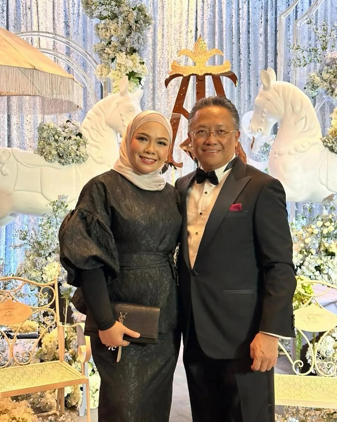 Tangisan Gembira Seorang Ibu, Datin Seri Norazlina Sebak Saksi Majlis Graduasi Anak Di London!