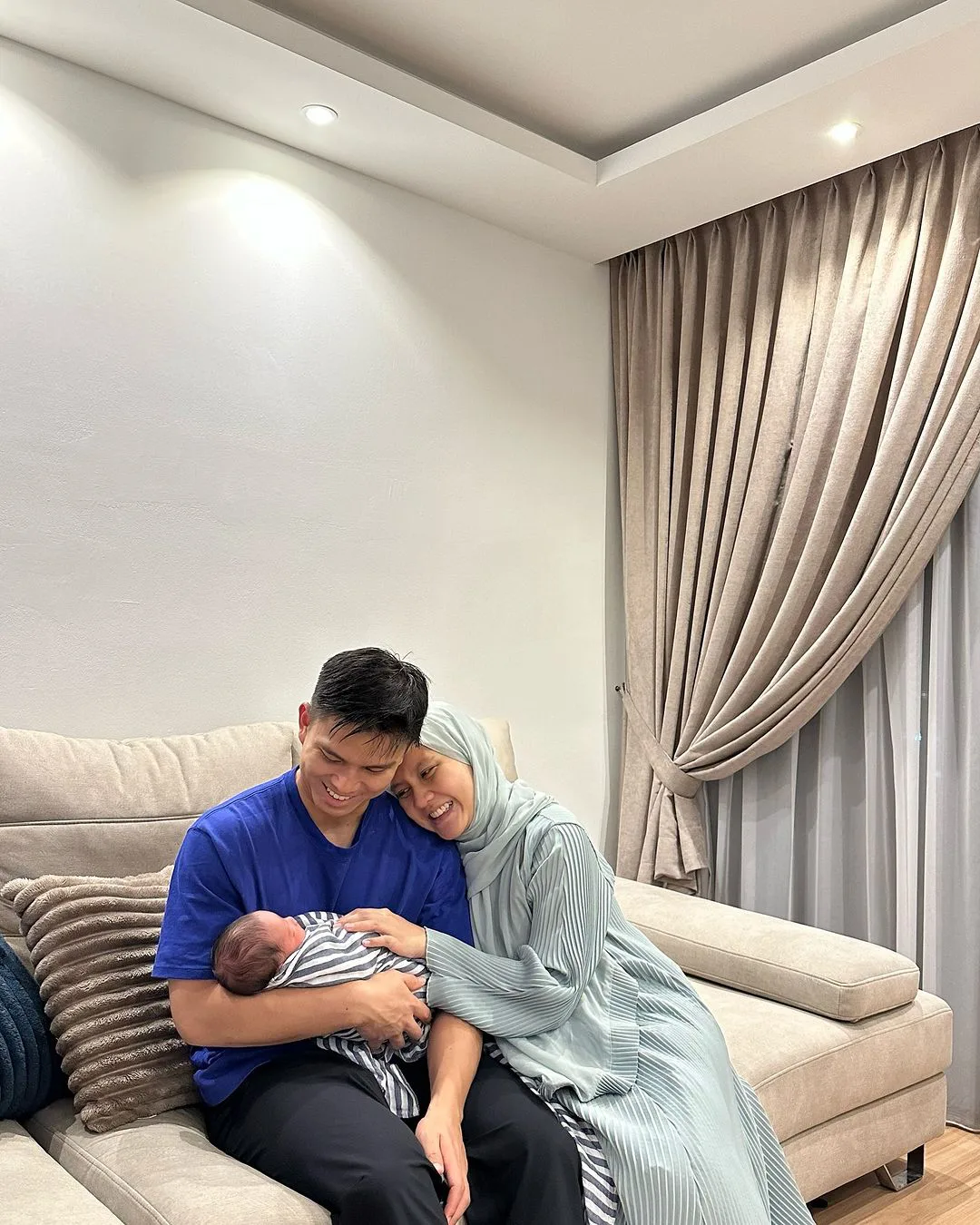 Orangnya Cantik Seindah Nama, Mawar Mutiara Suri Hati Nur Izzuddin Bahagia Dengan Kehadiran Abdul Malik!