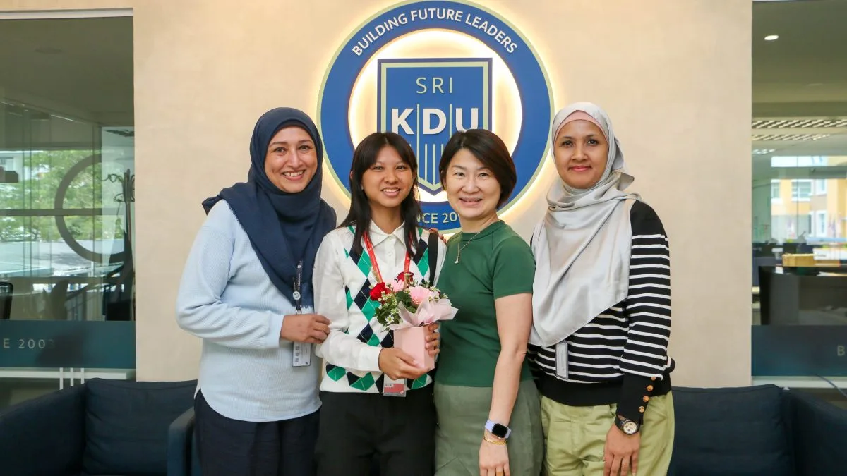 Dulu Penaung Permata Negara, Datin Seri Rosmah Mansor Terharu Gadis Genius Matematik Masuk Universiti No. 1 Dunia!