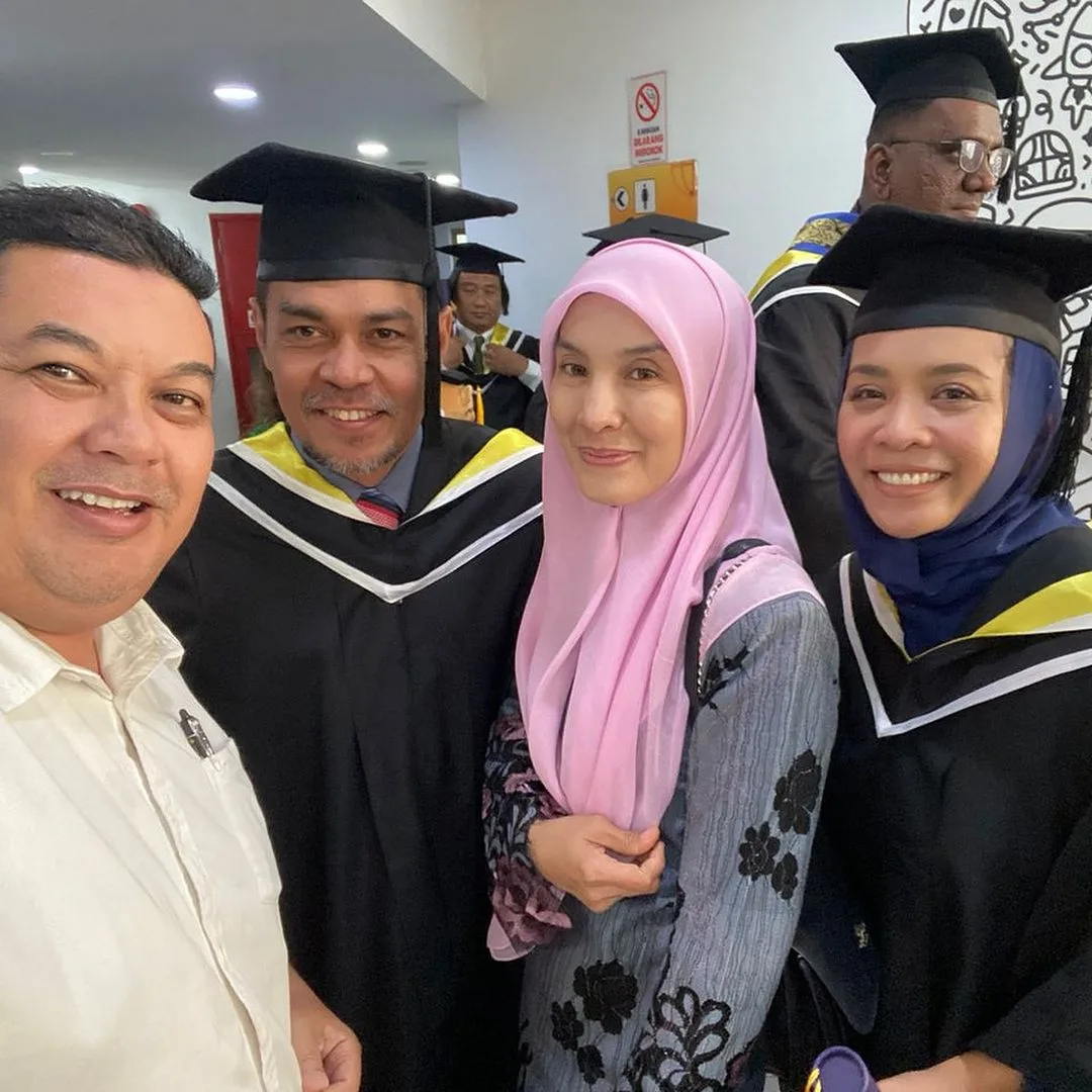 Bangga Jadi Anak Tukang Jahit, Lisdawati Saksi Ibu Jahit & Jual Telekung Demi Besarkan Adik-Beradik!