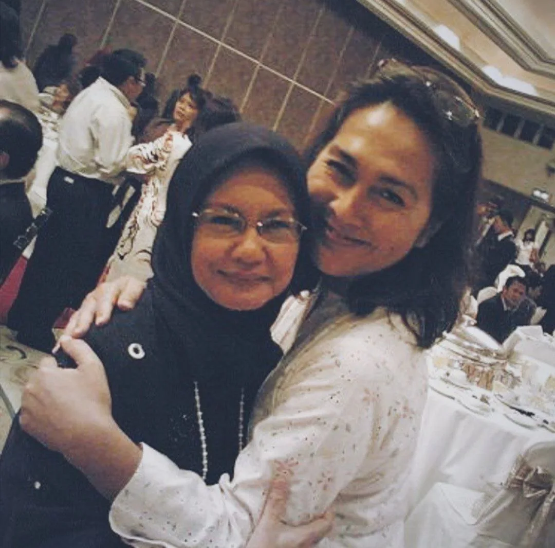 “16 Years Without You,” Sharifah Amani Tak Pernah Lupa Jasa Allahyarham Yasmin Ahmad, Insan Yang Bantu Lonjakkan Namanya!