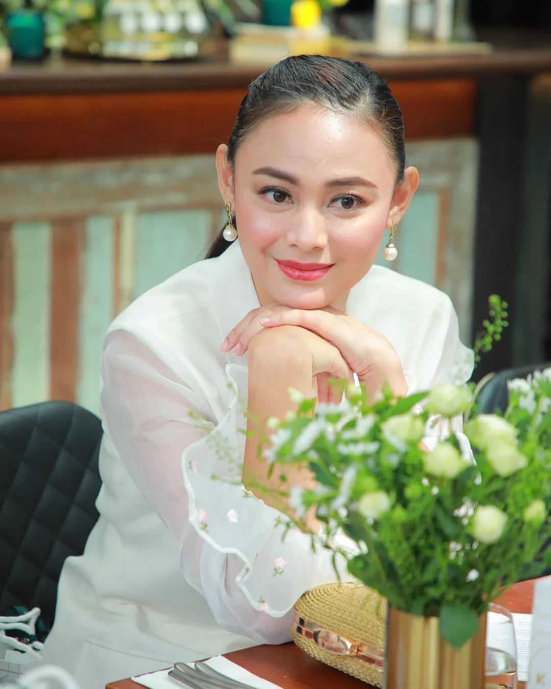 Bergelar Miss Universe Indonesia 2013, Whulandary Tetap Kejar Ilmu Walau Dah Ada 2 Anak & Berjaya Genggam ‘Master’!