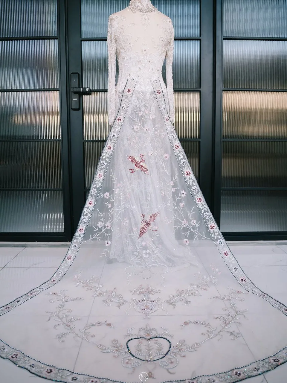 Kembali Jadi ‘Pengantin’ Sempena Anniversary Ke-30, MELLY GOESLAW Kongsi Momen Bersama Suami