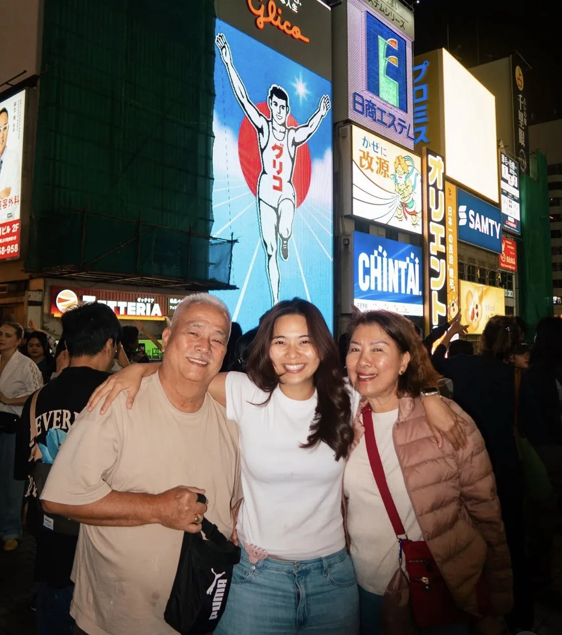 Beli Rumah Pertama, Cipta Banyak Kenangan Bersama Cara MEKYUN Bahagiakan Mok & Pok