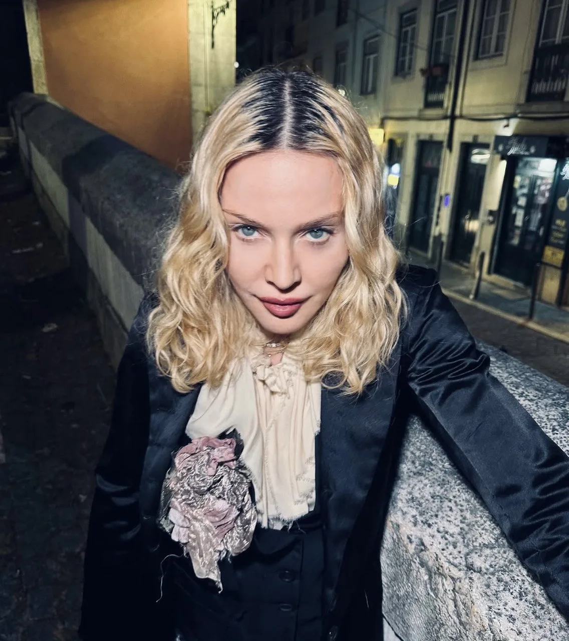 Rai Ulang Tahun Kelahiran Ke-67 MADONNA Sewa Kediaman Mewah & Tonton Perlumbaan Kuda Di Itali 31 Rai Ulang Tahun Kelahiran Ke-67 MADONNA Sewa Kediaman Mewah & Tonton Perlumbaan Kuda Di Itali