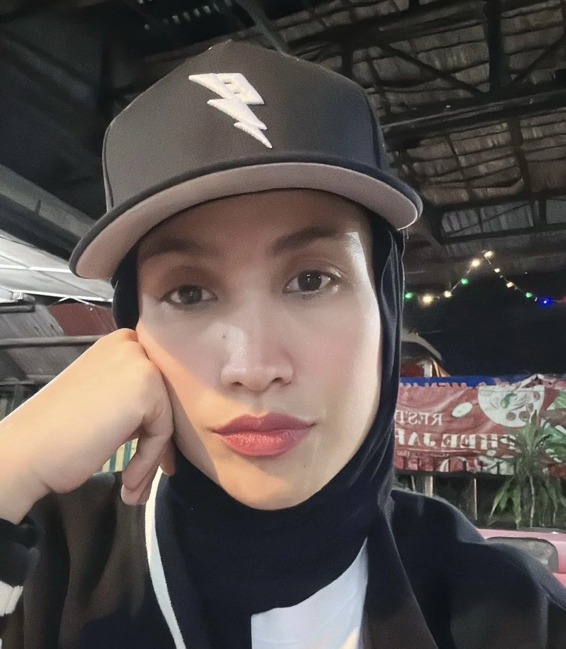 “Tak Sehebat Orang Lain, Cukup Dengan Semangat Tak Meninggalkannya Walau Sehari” OZLYNN Konsisten Mengaji Setiap Hari