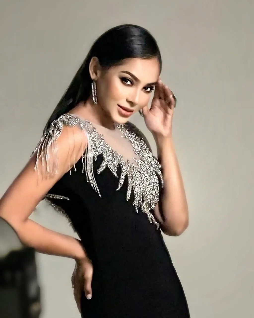 “Kadang-Kadang Kebahagiaan Itu Datang Dari Benda Yang Paling Simple” RAJA ILYA Titip Semangat Buat Wanita