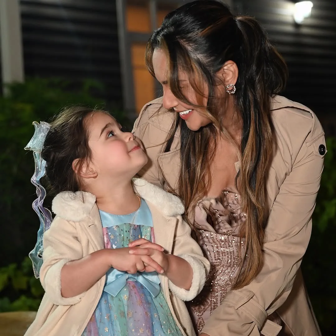 “Kadang-Kadang Kebahagiaan Itu Datang Dari Benda Yang Paling Simple” RAJA ILYA Titip Semangat Buat Wanita